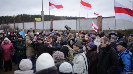 «Што будзе далей, залежыць ад нас», — удзельнікі сходу запатрабавалі спыніць будоўлю ля Курапатаў