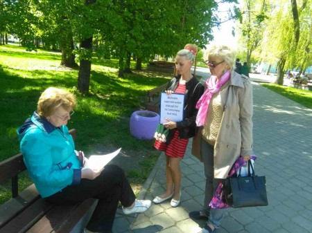 Бабруйскія актывісты патрабуюць вярнуць гістарычны выгляд бабруйскаму касцёлу (фота)