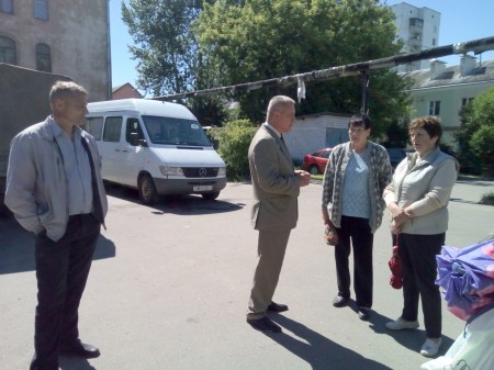 Віцебскі дэпутат пагражаў судом за размяшчэнне яго фота ў інтэрнэце (фота)