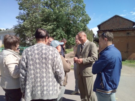 Віцебскі дэпутат пагражаў судом за размяшчэнне яго фота ў інтэрнэце (фота)