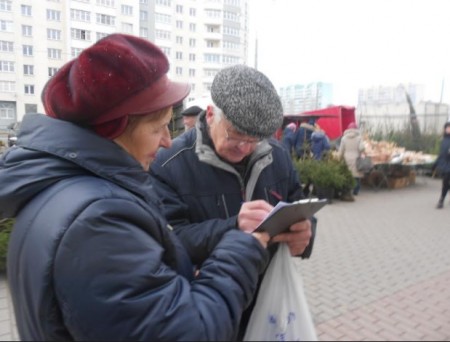 Галіна Каржанеўская на пікеце віншавала мінакоў з Новым годам (фота)