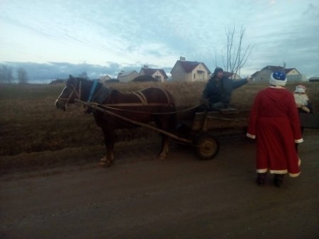 На Раство святы Мікола й Дзед Мароз збіралі подпісы за прамоўцу БХД (фота)