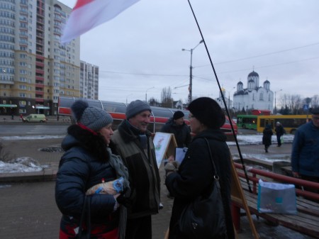 Галіна Каржанеўская распачала першыя пікеты ў якасці кандыдата