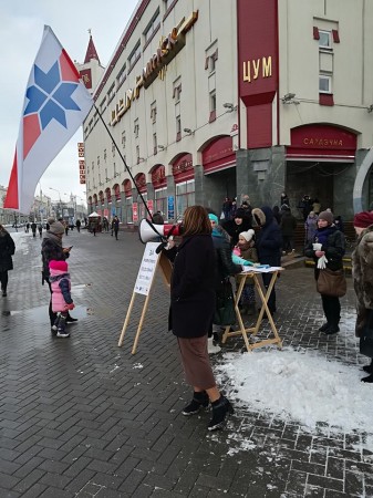 Каля ЦУМа ў Менску таксама збіралі подпісы за рэформу судовай сістэмы (фота)