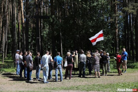 «Не кабак, а музей»: актывісты пачынаюць кругласуткавую акцыю пратэсту ў Курапатах супраць адкрыцця рэстарана