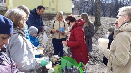 У Віцебску актывісты БХД зафарбоўвалі рэкламу наркотыкаў (фота)