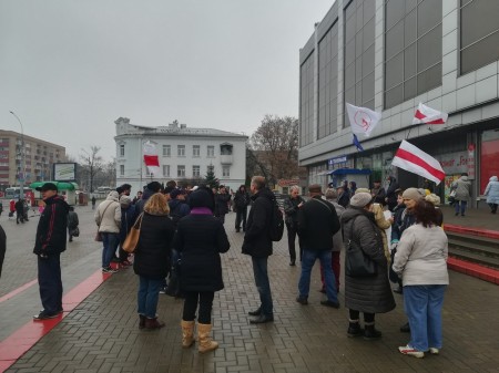 Вольга Кавалькова і Таццяна Канеўская ўзялі ўдзел у пікеце правацэнтрыстаў у Гомелі (фота)