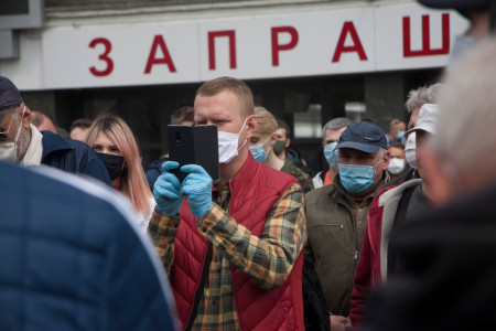 Прадстаўніца выбарчай камісіі папярэдзіла Вольгу Кавалькову за перадвыбарчы пікет (відэа, фота)