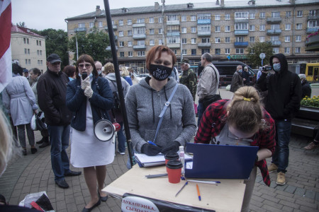 “Нам патрэбны новы прэзідэнт” У Менску прайшоў супольны пікет правацэнтрыстаў (фота, відэа)